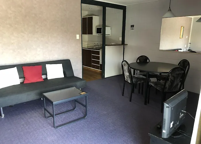 Gibson Court Motel 2*