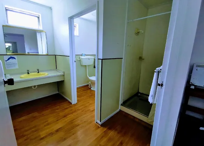 Gibson Court 2*