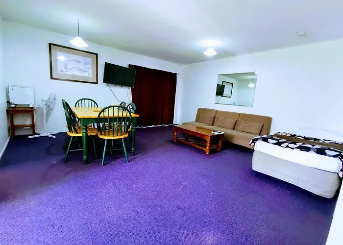 Gibson Court Motel 2*
