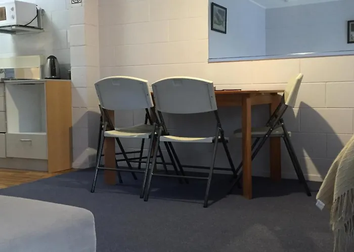 Gibson Court 2*